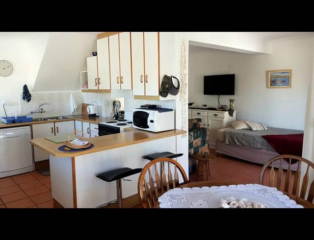2 BEDROOM TOWNHOUSE FOR SALE IN SHELLY POINT